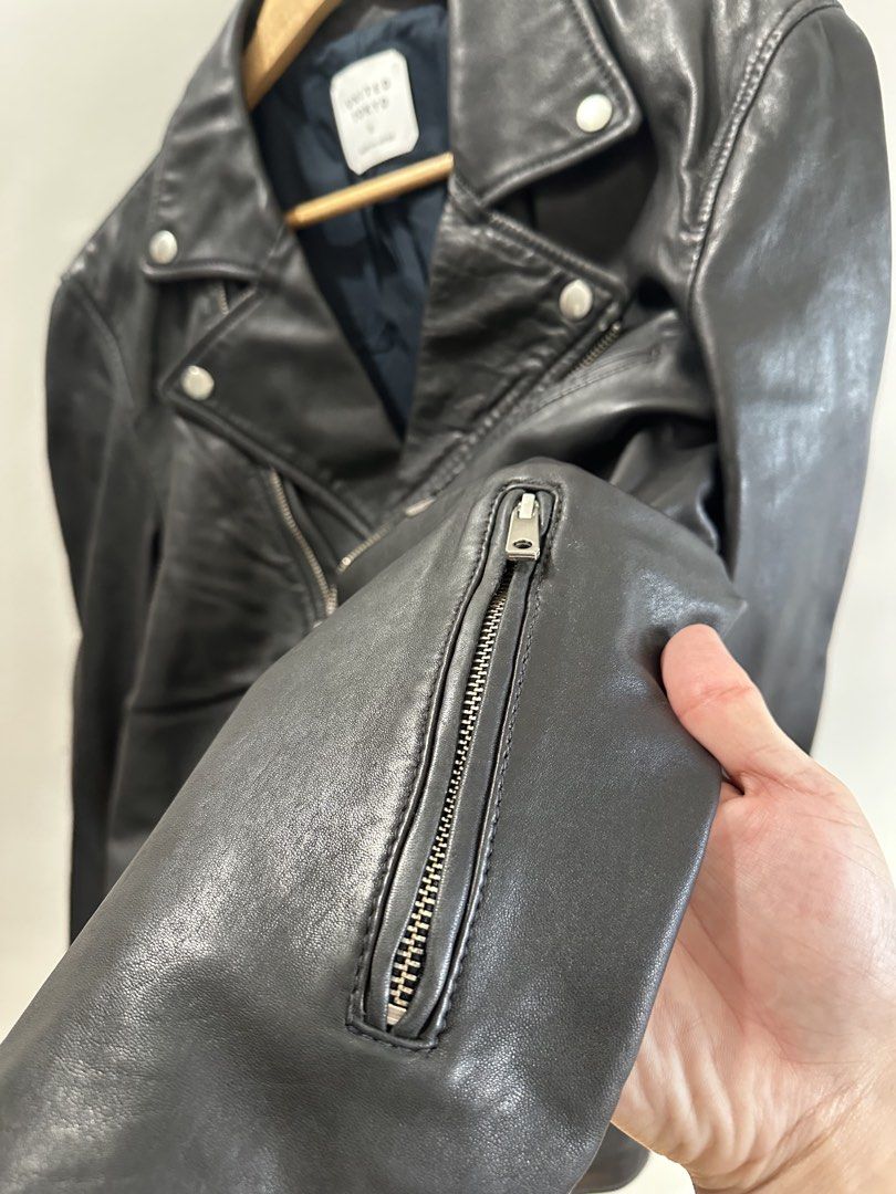 United Tokyo Leather Jacket (Category: Coats, Jackets and Outerwear) located in Baguio. Submitted by .daryl (Listing ID 1468651843, Image 3). Description: Size 3 fits small to medium 20 width 26 length .