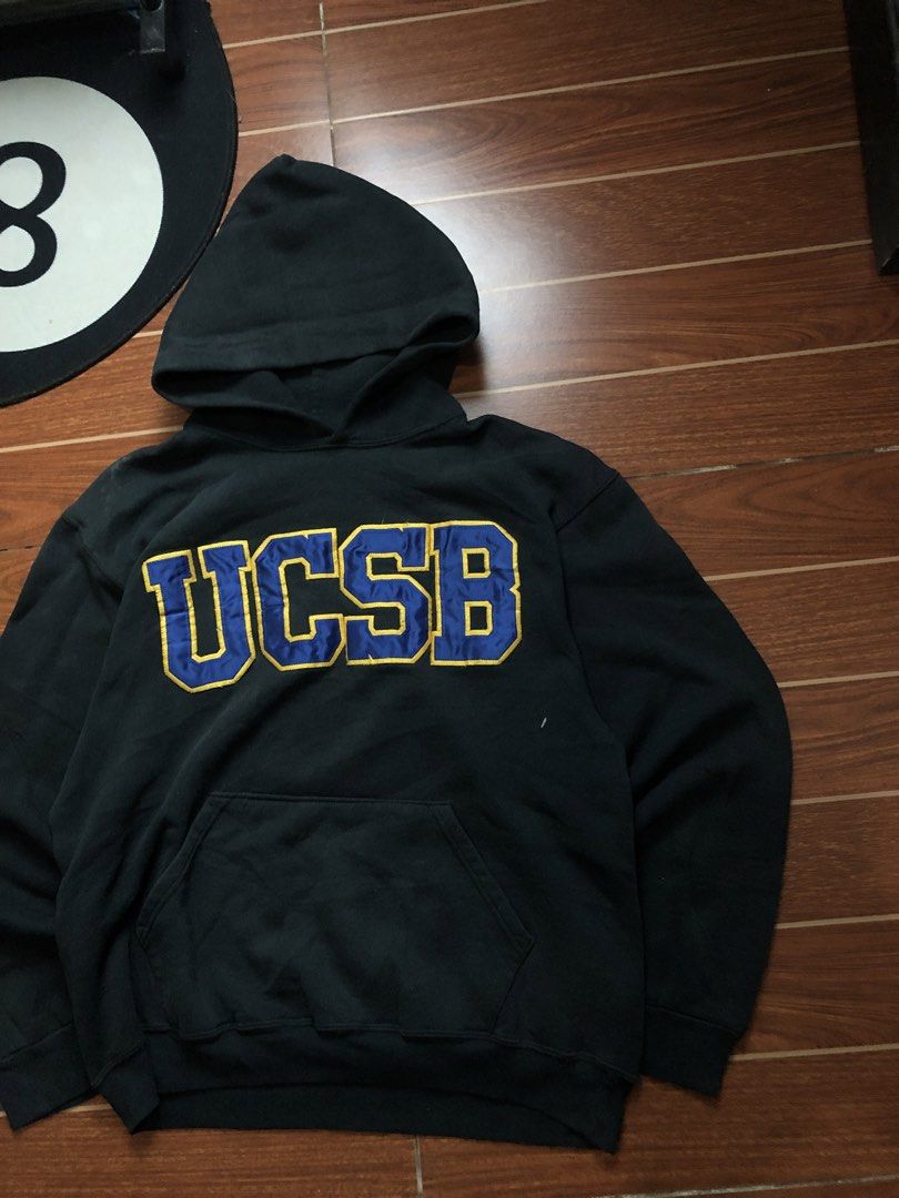 UNIVERSITY HOODIE (Category: Coats, Jackets and Outerwear) located in Cavite. Submitted by secondhandco.archive552 (Listing ID 1468710883, Image 2). Description: HEAVY UNIVERSITY HOODIE 📌W(22) L(26) 📌ISSUE: N/A 📌COLOR RATE: 9.9/10 📌CONDITION: 9.9/10 .