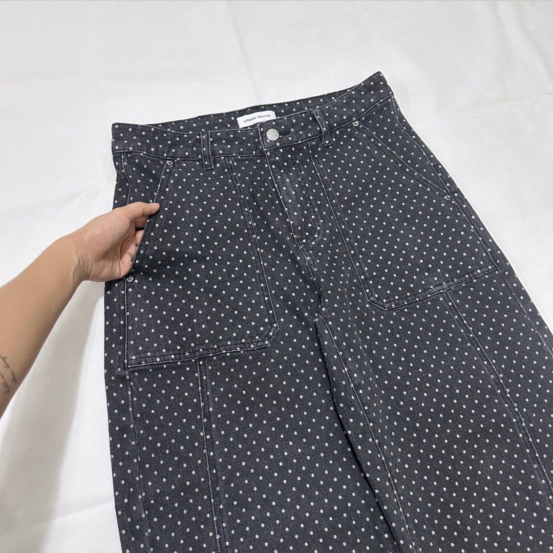 URBAN REVIVO BARREL PANTS (Category: Other Bottoms) located in Davao. Submitted by prettypleasure.clo (Listing ID 1468603158, Image 3). Description: Ganda so much ng quality No issue W31-32 L39 Gcash | MariBank 📍Davao del Sur .