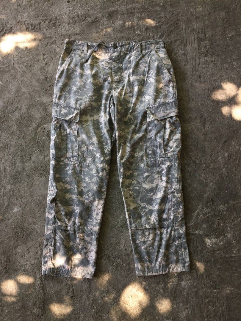 Us Army Digital Combat Cargo Camou Pants (Category: Trousers) located in Calamba. Submitted by mysticcat-5ccee5 (Listing ID 1468598332, Image 1). Description: 📌US Digital Camou Military Combat Cargo Trousers Dimes📏 Waist-34 Length-40 Hem-8.5 Excellent Condition 8.5/10 Cr No Issue 💸999+Shipping Fee 📌Calamba, Laguna.