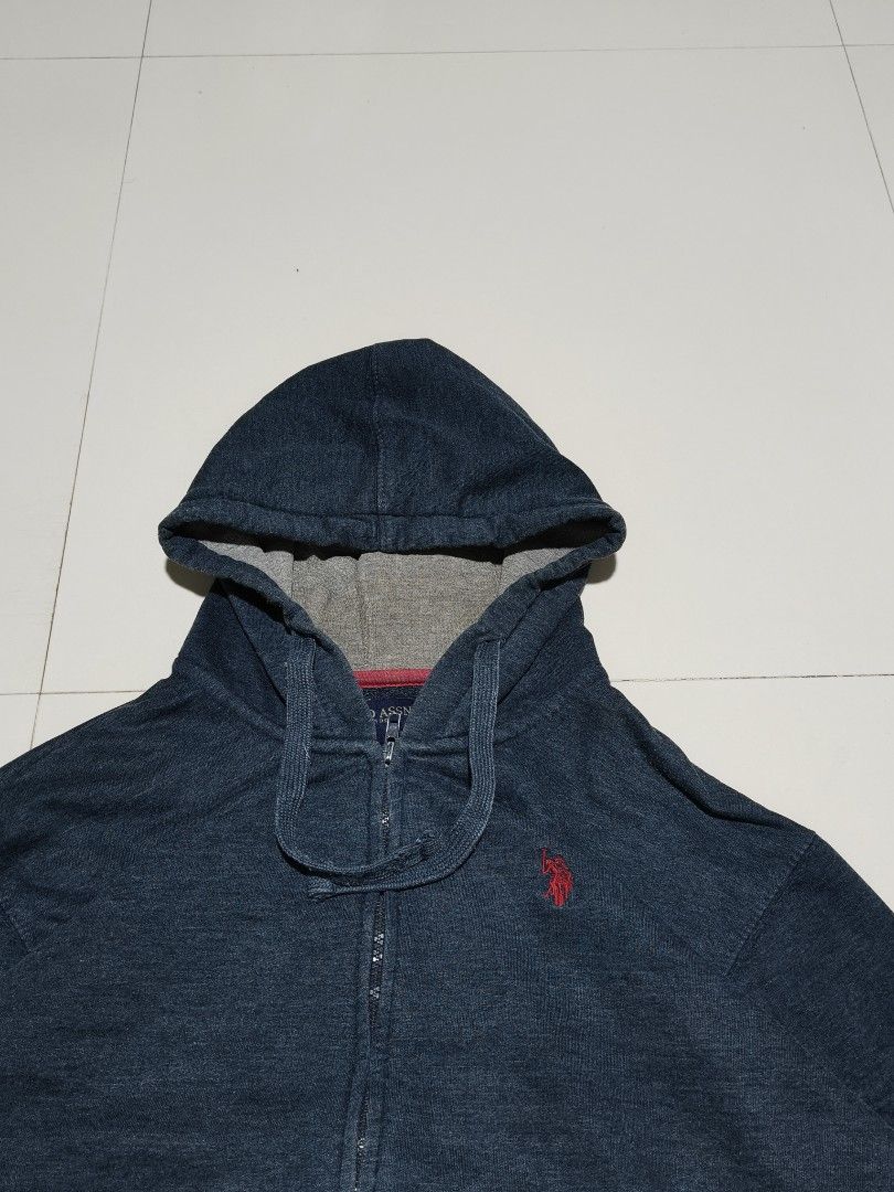 US POLO ASSN SIZE SMALL (Category: Coats, Jackets and Outerwear) located in Manila. Submitted by gelove.thrift (Listing ID 1468599966, Image 1). Description: .