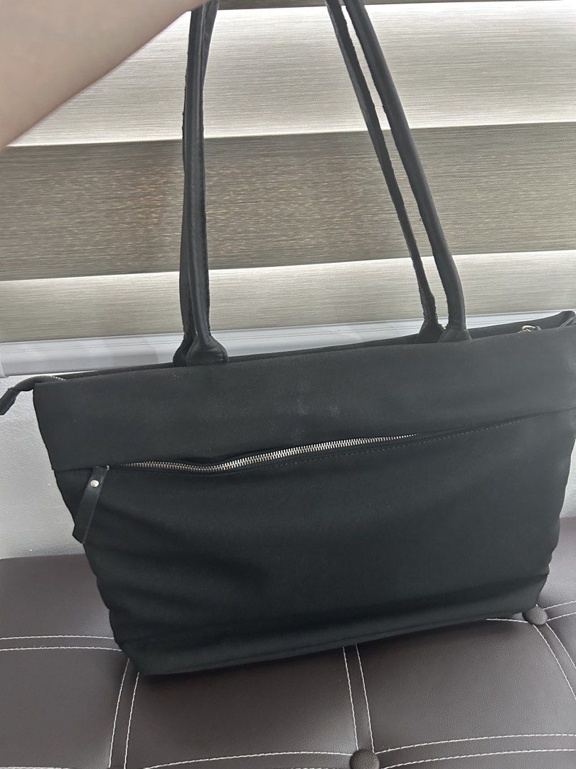Used Laptop Bag (Black) for only 700 (Category: Laptop Bags & Sleeves) located in Quezon City. Submitted by kicayscloset (Listing ID 1468544984, Image 2). Description: .
