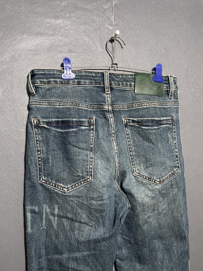 Valentino "VLTN" Sidetape Denim Jeans (Category: Luxury Accessories) located in Manila. Submitted by claii_collection (Listing ID 1468533740, Image 2). Description: Valentino "VLTN" Sidetape Denim Jeans - 34x40 - Excellent Condition - Complete tags and washtags .