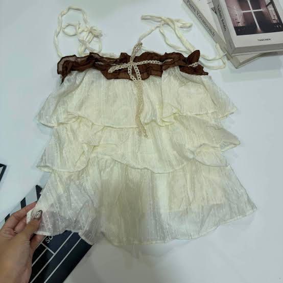 Valora Puff Top (Category: Blouses) located in Cainta. Submitted by amory.drift (Listing ID 1468622820, Image 1). Description: Brand new BKK top, no issue, good condi.