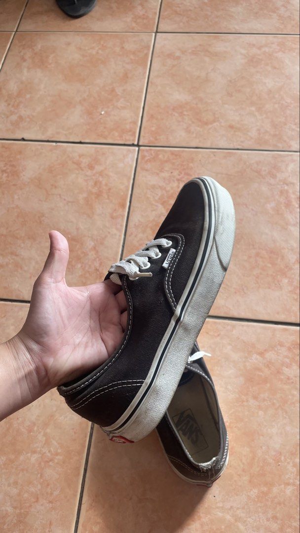 VANS 7 size (Category: Sneakers & Footwear) located in Las Pinas. Submitted by gentlelion.b1e53b (Listing ID 1468570023, Image 1). Description: .