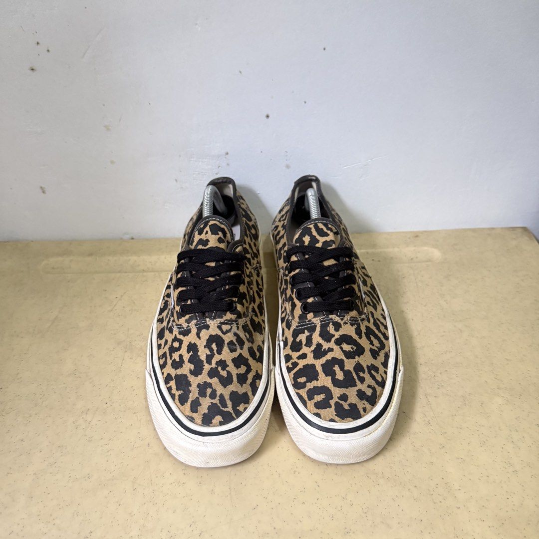 VANS ANAHEIM 44DX LEOPARD (Category: Sneakers) located in Quezon City. Submitted by sharatraycooo (Listing ID 1468613734, Image 2). Description: VANS ANAHEIM 44DX LEOPARD US MEN 10 EURO 43.