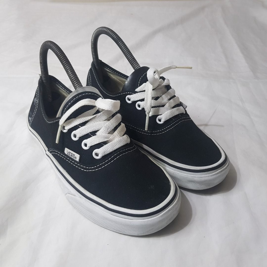 Vans authentic black (Category: Sneakers) located in Cebu City. Submitted by dwightmendozasr (Listing ID 1468653810, Image 3). Description: Vans authentic black Size 6.5 women , 36.5 euro -Soles intact as per last checking 9/02/26 ~issue: faint paint stains on heel part Php 450.00 + shipping fee Code: SHOES0118.