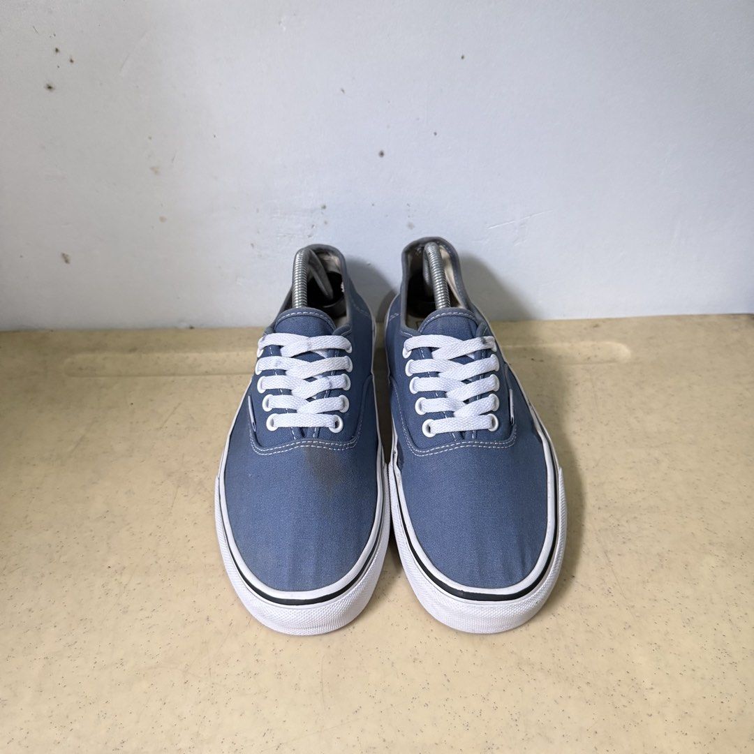 VANS AUTHENTIC BLUE (Category: Sneakers) located in Quezon City. Submitted by sharatraycooo (Listing ID 1468610356, Image 2). Description: VANS AUTHENTIC BLUE US MEN 9 US WOMEN 10.5 EURO 42.