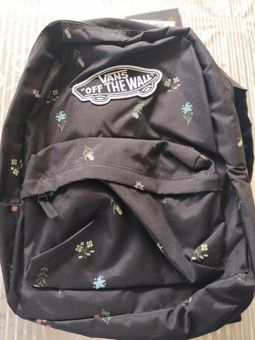 Vans Backpack (Category: Backpacks) located in General Mariano Alvarez. Submitted by iamnotjen (Listing ID 1468502217, Image 1). Description: Brand New and Authentic plus sf.