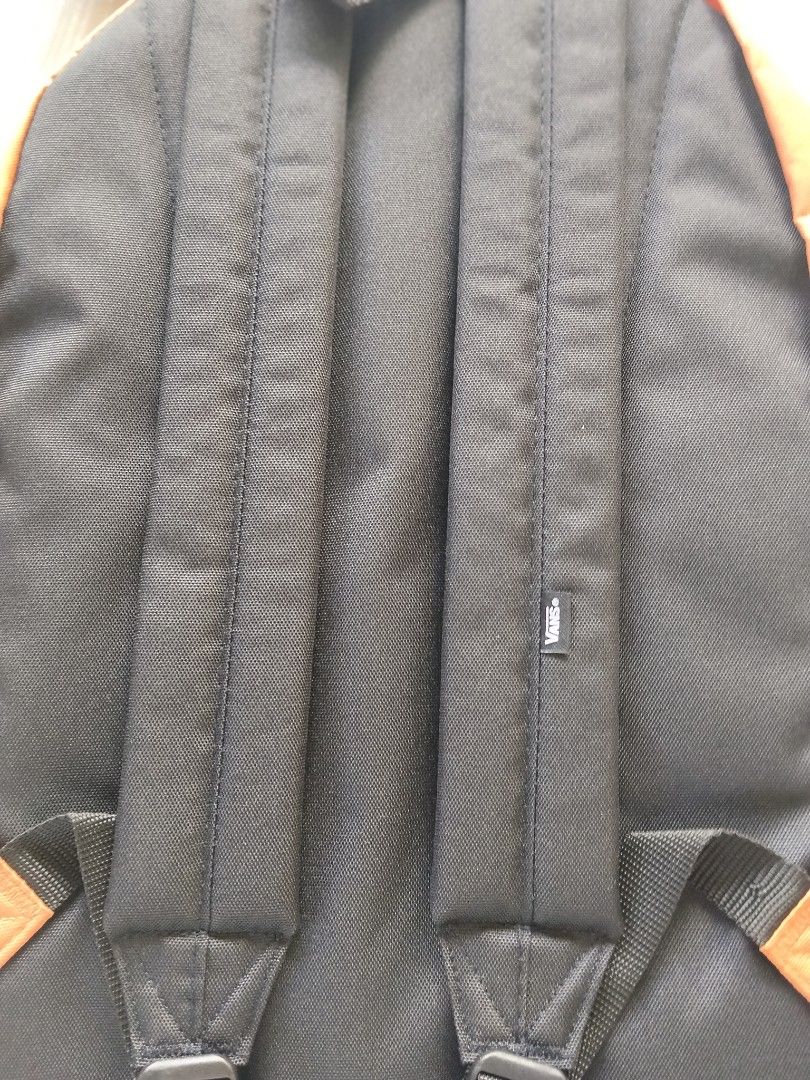 Vans Backpack (Category: Backpacks) located in General Mariano Alvarez. Submitted by iamnotjen (Listing ID 1468502429, Image 3). Description: Brand New and Authentic plus sf.