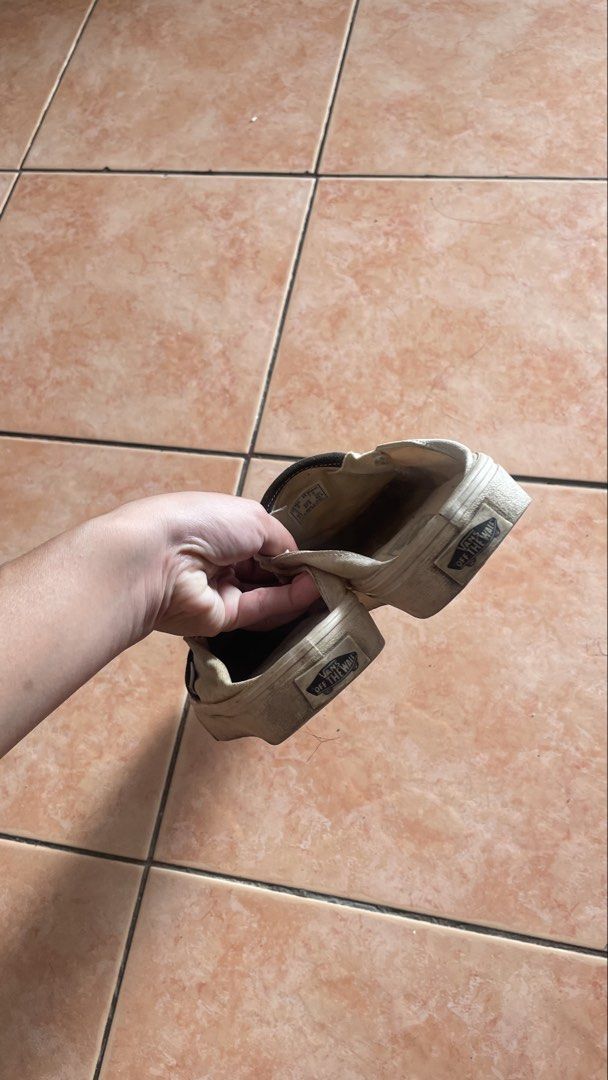 Vans checkered (Category: Sneakers & Footwear) located in Las Pinas. Submitted by gentlelion.b1e53b (Listing ID 1468570361, Image 2). Description: .