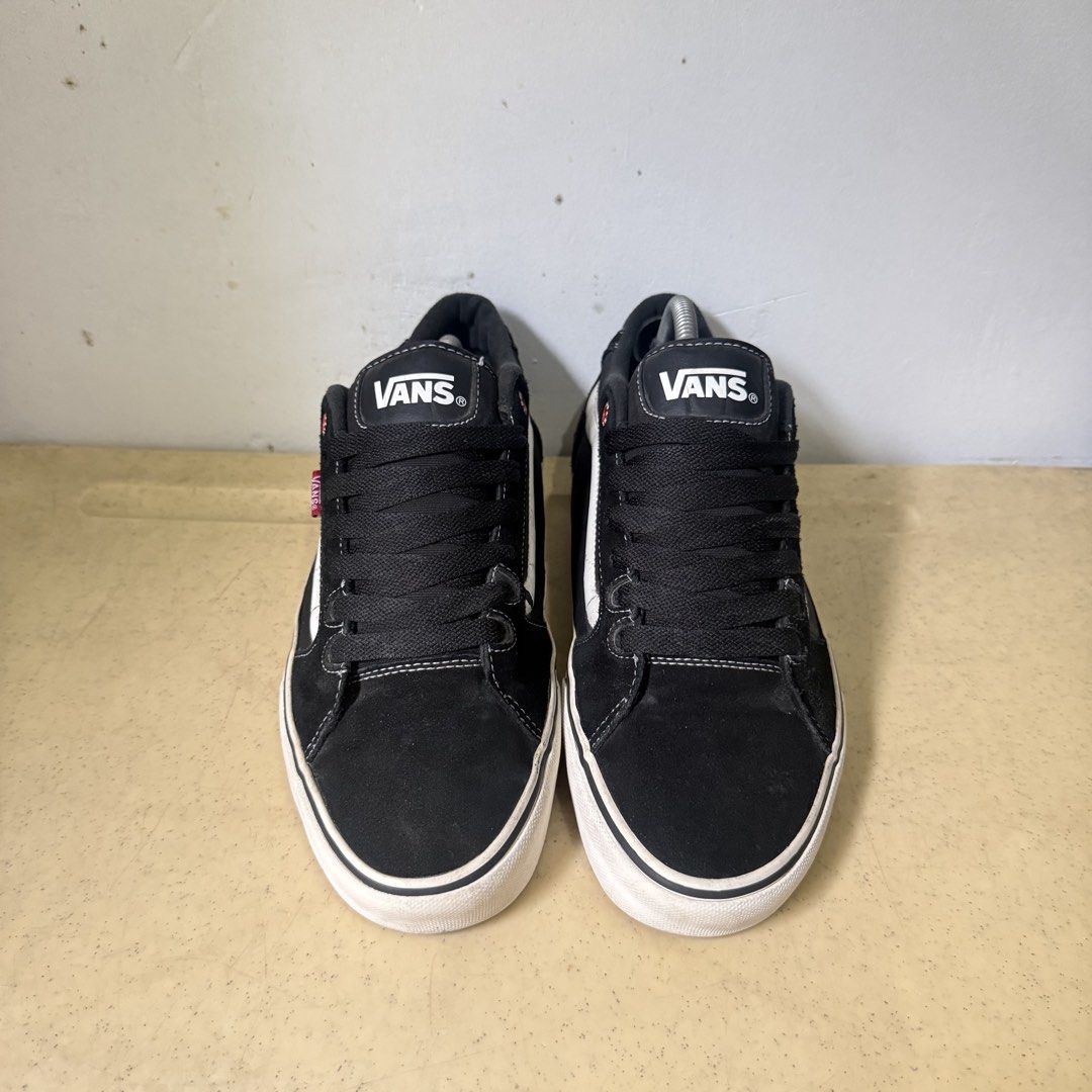 VANS FAULKNER BLACK & WHITE (Category: Sneakers) located in Quezon City. Submitted by sharatraycooo (Listing ID 1468608602, Image 2). Description: VANS FAULKNER BLACK & WHITE US MEN 10 EURO 43.