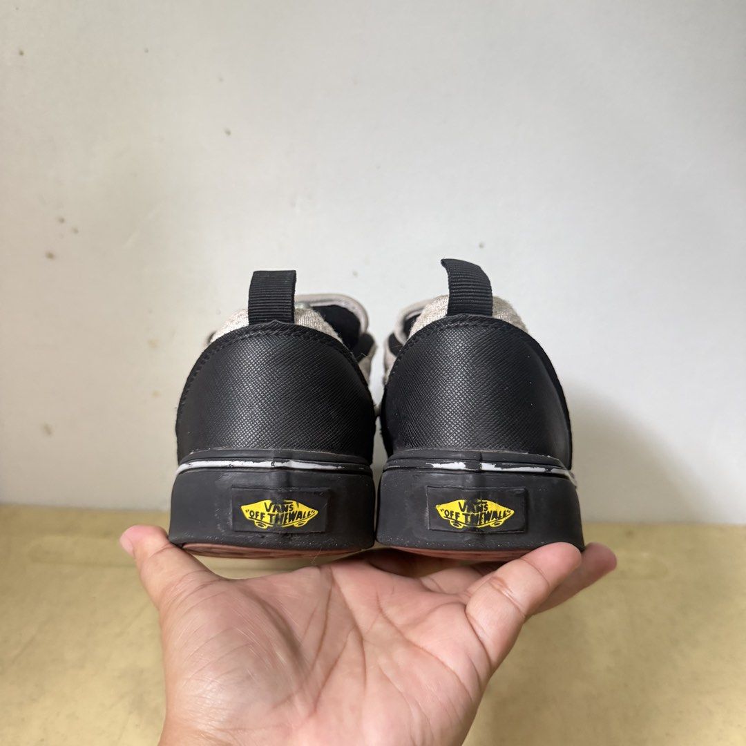 VANS KNU SKOOL BLACK & GRAY (Category: Sneakers) located in Quezon City. Submitted by sharatraycooo (Listing ID 1468609999, Image 3). Description: VANS KNU SKOOL BLACK & GRAY US MEN 9 EURO 43.