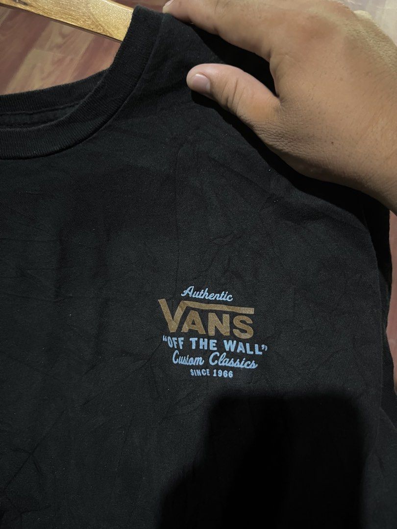 VANS OF THE WALL (Category: Tshirts & Polo Shirts ) located in Asuncion (Saug). Submitted by carls_thrift21 (Listing ID 1468574270, Image 3). Description: VANS OF THE WALL Size: Medium Dimes: 20/27 Excellent Condition 10/10 Color Rate 📩📥.