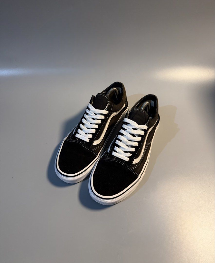 Vans Old Skool Black White US Men 10 (Category: Sneakers) located in Caloocan City. Submitted by maempenafi21452 (Listing ID 1468657220, Image 2). Description: - Brand: Vans Old Skool - Colorway: Black canvas and suede with white side stripe - Size: US Men 10 / UK 9 / EUR 43 / 28cm - Features: Signature waffle outsole, versatile everyday skate sneaker.
