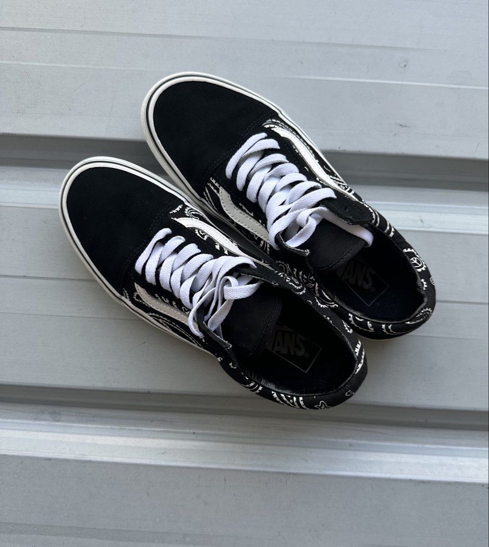 Vans Old Skool Peace Paisley (Category: Sneakers) located in Marikina City. Submitted by azaero (Listing ID 1468569793, Image 3). Description: Size Men's US 8 / cm 26.5 / Euro 41 Excellent Condition no issue.