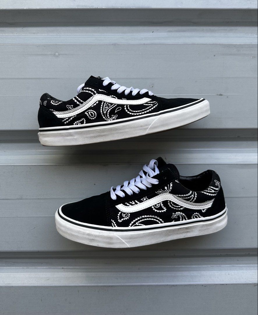 Vans Old Skool Peace Paisley (Category: Sneakers) located in Marikina City. Submitted by azaero (Listing ID 1468569793, Image 1). Description: Size Men's US 8 / cm 26.5 / Euro 41 Excellent Condition no issue.