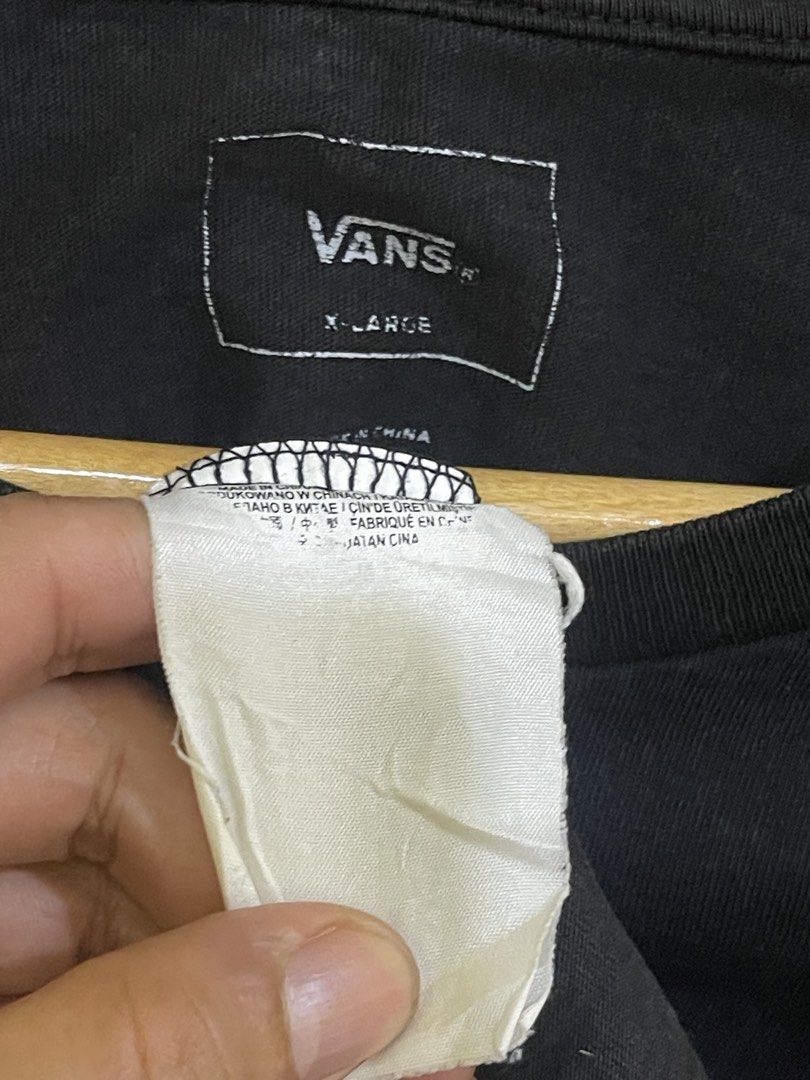 Vans Shirt (Category: Tshirts & Polo Shirts ) located in Marikina City. Submitted by greatfindsmnlph (Listing ID 1468509976, Image 3). Description: Va ns Shirt Price: 150 Size: XL Width: 24 Length: 33 Color: Black Color Rate: 9.5/10 Condition: 9.9/10 Very nice in actual.