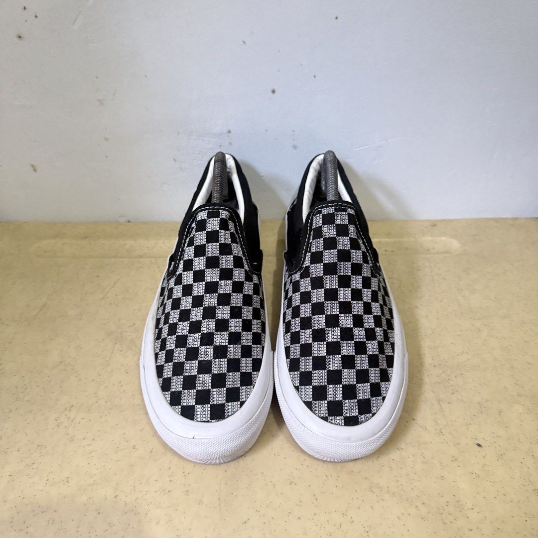 VANS SLIP-ON 98DX BLACK & WHITE (Category: Sneakers) located in Quezon City. Submitted by sharatraycooo (Listing ID 1468617355, Image 2). Description: VANS SLIP-ON 98DX BLACK & WHITE US MEN 9 US WOMEN 10.5 EURO 42.