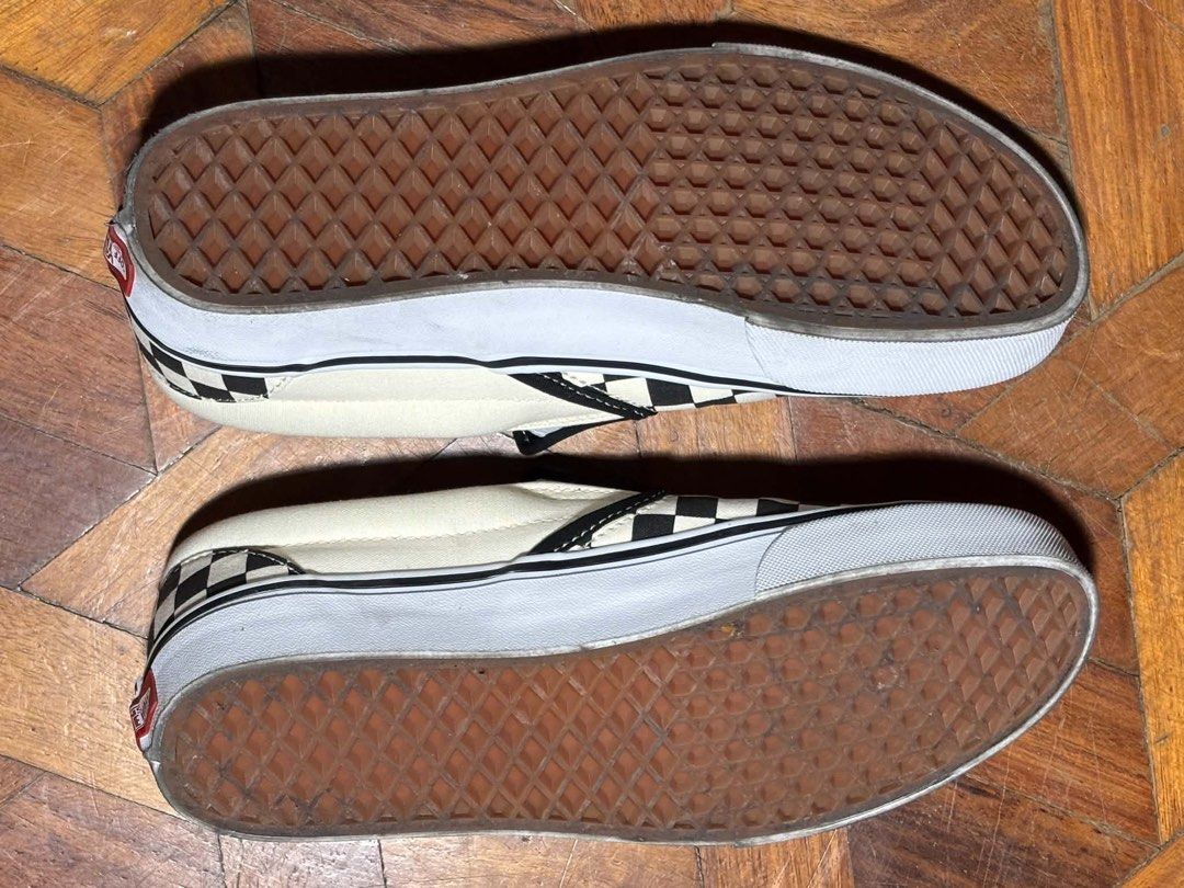 Vans Sneakers (Category: Casual Shoes) located in Orani. Submitted by authentique_collector (Listing ID 1468630712, Image 2). Description: up for grab vans original sneakers.