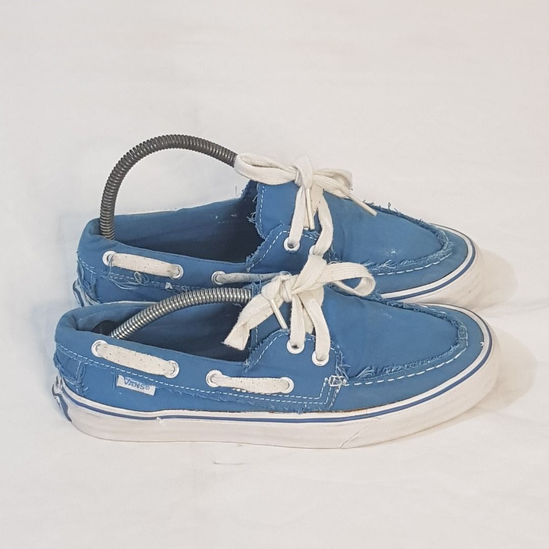 Vans zapato del barco (Category: Sneakers) located in Cebu City. Submitted by dwightmendozasr (Listing ID 1468512779, Image 2). Description: Vans zapato del barco size 7.5 men, 9.0 women -rare pair ~issue: very faint stubborn stains Php 1000.00 + shipping fee Code: SHOES0111.