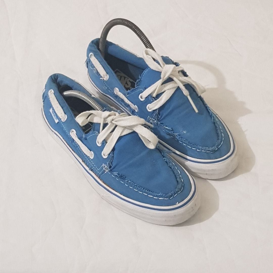 Vans zapato del barco (Category: Sneakers) located in Cebu City. Submitted by dwightmendozasr (Listing ID 1468512779, Image 3). Description: Vans zapato del barco size 7.5 men, 9.0 women -rare pair ~issue: very faint stubborn stains Php 1000.00 + shipping fee Code: SHOES0111.