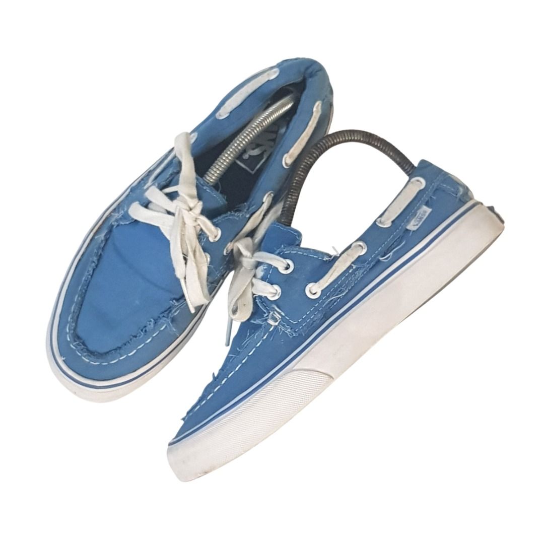 Vans zapato del barco (Category: Sneakers) located in Cebu City. Submitted by dwightmendozasr (Listing ID 1468512779, Image 1). Description: Vans zapato del barco size 7.5 men, 9.0 women -rare pair ~issue: very faint stubborn stains Php 1000.00 + shipping fee Code: SHOES0111.