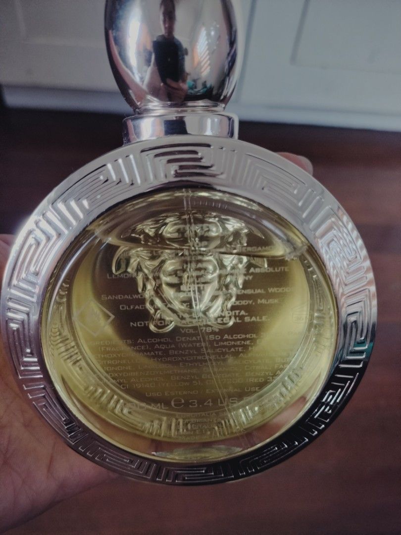 Versace Eros Eau De Parfum 100ml (Category: Fragrance & Deodorants) located in Cebu City. Submitted by mutya28.cebu (Listing ID 1468535014, Image 3). Description: - 100℅ Authentic Versace Eros Eau De Parfum - Generous 100ml / 3.4 US fl oz bottle - Features iconic Medusa head logo and elegant gold fragrance liquid - Premium silver cap with detailed Greek key border - Perfect for daily wear or gifting - NO BOX -EU DE PERFUME it was a gift for me -p