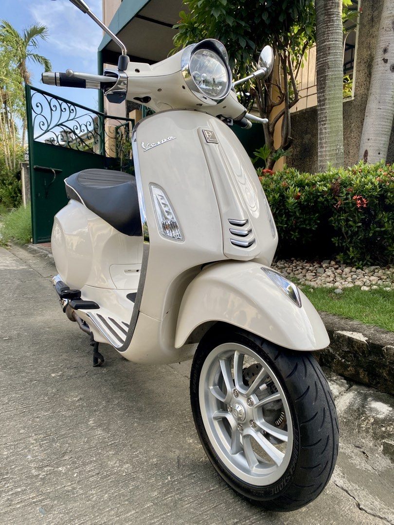 Vespa Primavera (Category: Motorbikes for Sale) located in Paranaque City. Submitted by evo_s (Listing ID 1468604612, Image 1). Description: 2017 Vespa Primavera 150cc iGet 8K plus...mileage Blue and brown keys Grips by Zelioni Exhaust by Shinjiro (inlet 38) STD racing stainless full exhaust M5 Senio Aux light Vespa foot rest Js Manuf CVT cover Sports Seat Complete Papers Original OR CR LOW BALLERS WILL NOT BE ENTERTAINED RFS: Upgrade Unit For in