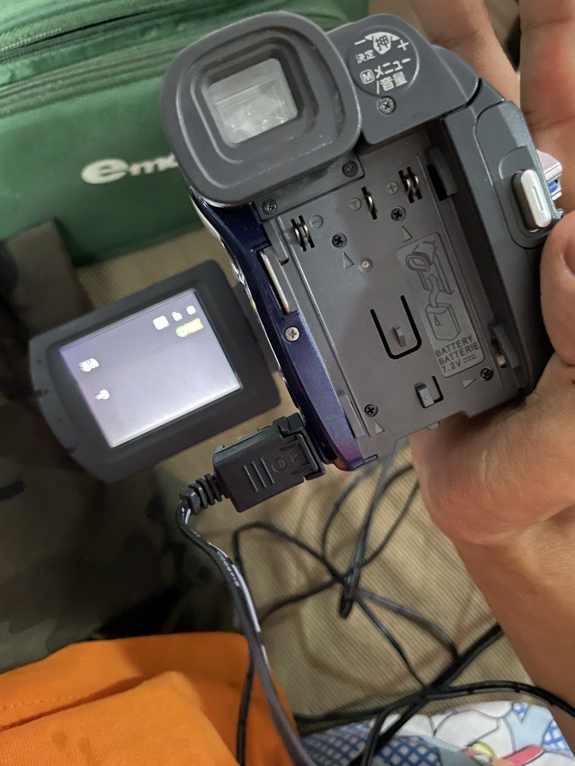 Victor (JVC) GR-D63 MiniDV Camcorder (Category: Video Cameras) located in Pasig City. Submitted by void_supply (Listing ID 1468534986, Image 3). Description: All working Need lng palitan battery ₱3,500 Pasig location .