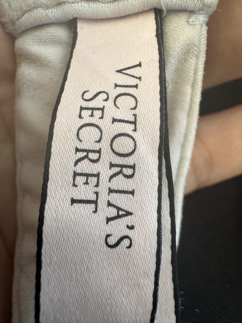 victorias secret underwire 36C (Category: Undergarments & Loungewear) located in San Jose. Submitted by 99ners (Listing ID 1468525262, Image 3). Description: .