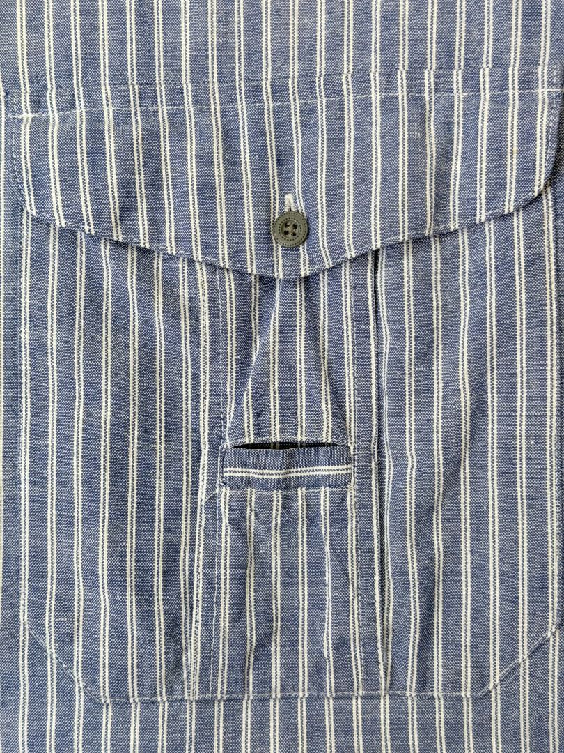 Vintage 00s Striped polo (Category: Tshirts & Polo Shirts ) located in Cabanatuan. Submitted by argarments.ph (Listing ID 1468519775, Image 3). Description: Tagged: Medium on tag, fits large-xl Width 22.5" | Length 30" Condition: Great condition Issue(s): -.