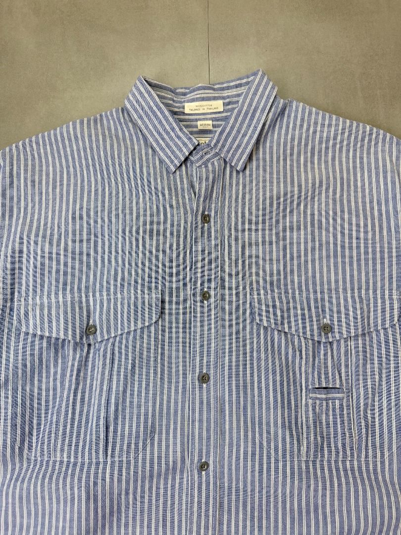 Vintage 00s Striped polo (Category: Tshirts & Polo Shirts ) located in Cabanatuan. Submitted by argarments.ph (Listing ID 1468519775, Image 2). Description: Tagged: Medium on tag, fits large-xl Width 22.5" | Length 30" Condition: Great condition Issue(s): -.