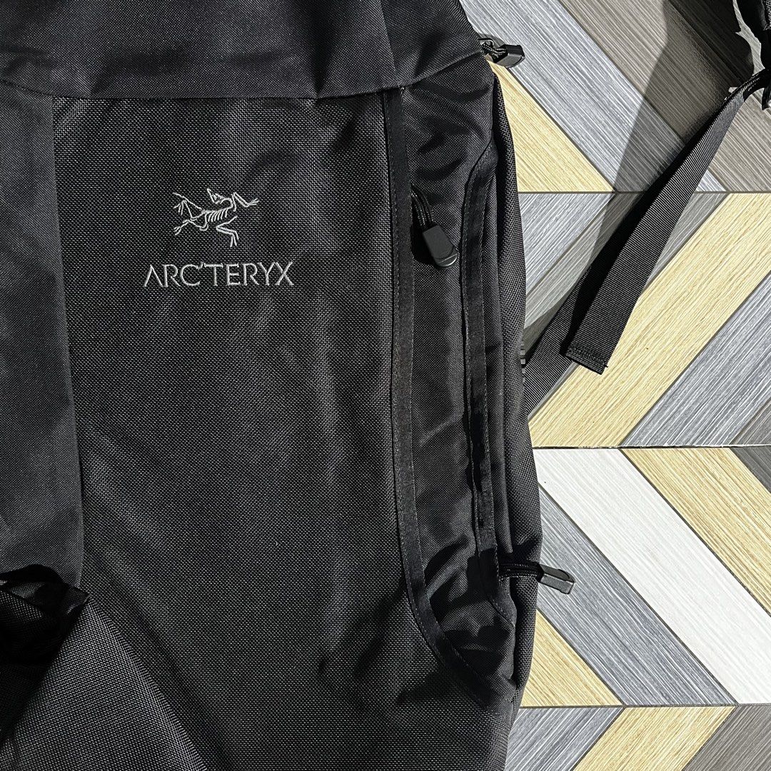 Vintage Arc’teryx Blade 21 Two Way Backpack (Category: Backpacks) located in Daraga. Submitted by th3cliquejunks (Listing ID 1468578532, Image 3). Description: Vintage Arc’teryx Blade 21 Two Way Backpack Authentic Excellent Condition Signs of usage only. No major flaw Made in: Philippines Can provide more pics upon request - 5,500 Dm!.