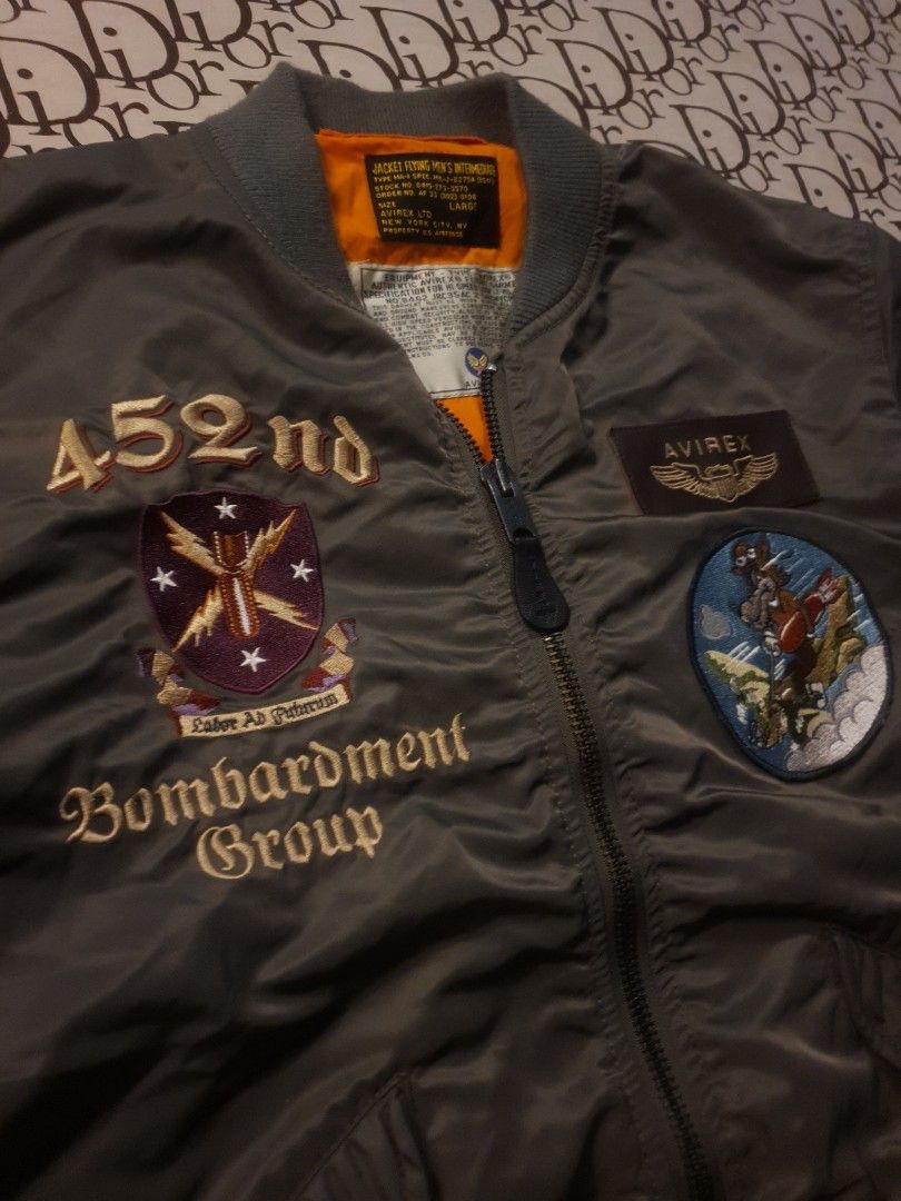 Vintage Avirex MA-1 Jacket US Air force (Category: Coats, Jackets and Outerwear) located in San Fernando. Submitted by retro.district. (Listing ID 1468709297, Image 2). Description: - Vintage Avirex us air force bomber jacket - Size: Large (23x26) - Condition: Excellent - No issue.