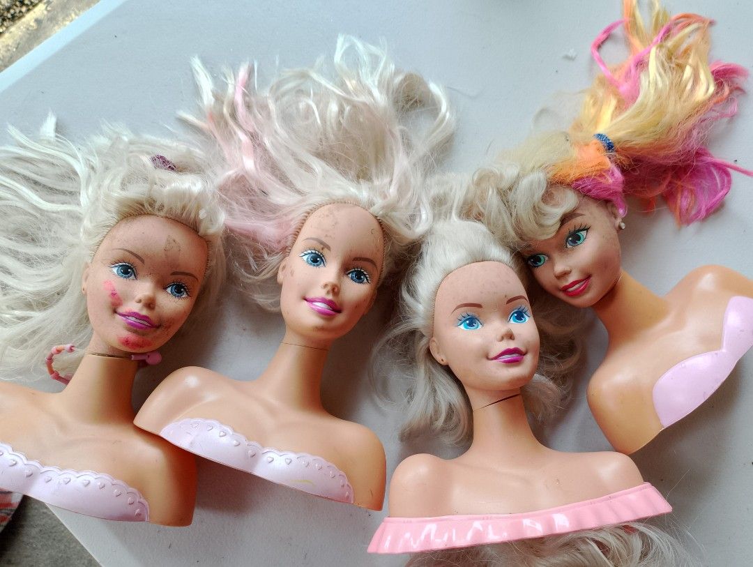 Vintage Barbie styling heads take all (Category: Kids Toys) located in Santo Domingo. Submitted by glitterpinkgloss (Listing ID 1468577847, Image 1). Description: -may stains yung isa jan -needs cleaning and hairspa -manage your expectations. -wyswyg as is can ship only via lalamove around luzon or nueva ecija.