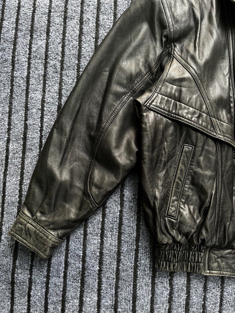 Vintage Black Leather Bomber Jacket (Category: Coats, Jackets and Outerwear) located in Dagupan City. Submitted by y2kayefinds (Listing ID 1468635542, Image 3). Description: Vintage Black Leather Bomber Jacket DIMES: 22 by 26.5.