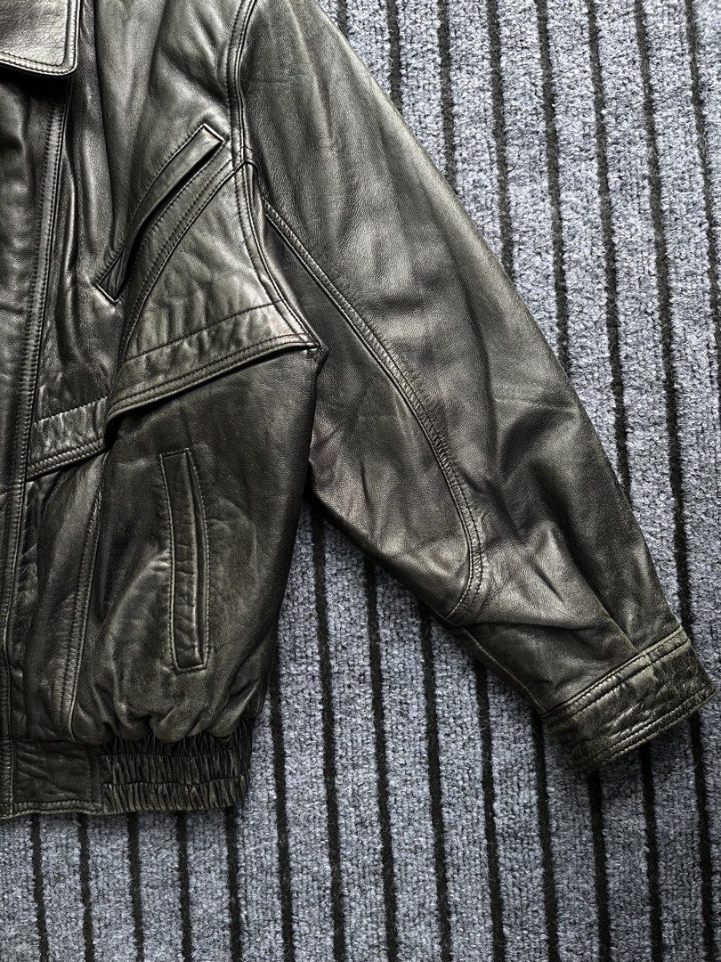 Vintage Black Leather Bomber Jacket (Category: Coats, Jackets and Outerwear) located in Dagupan City. Submitted by y2kayefinds (Listing ID 1468635542, Image 2). Description: Vintage Black Leather Bomber Jacket DIMES: 22 by 26.5.