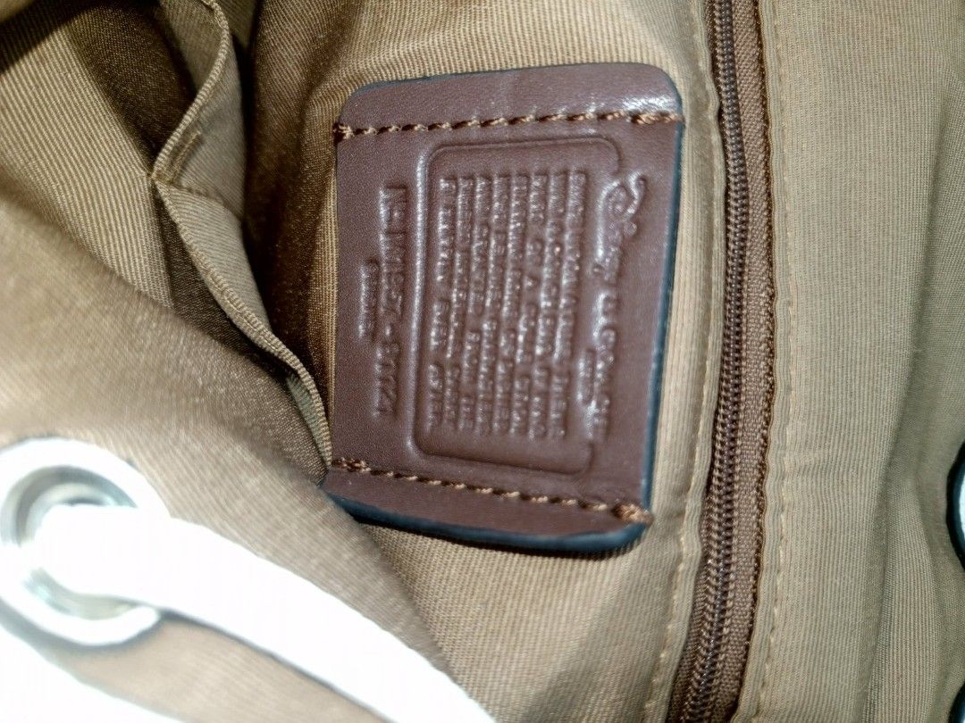 VINTAGE COACH BAG (Category: Activewear) located in Tagum. Submitted by danelle_closet1106 (Listing ID 1468600994, Image 2). Description: EXCELLENT MAY, SIGN OF USED LANG.