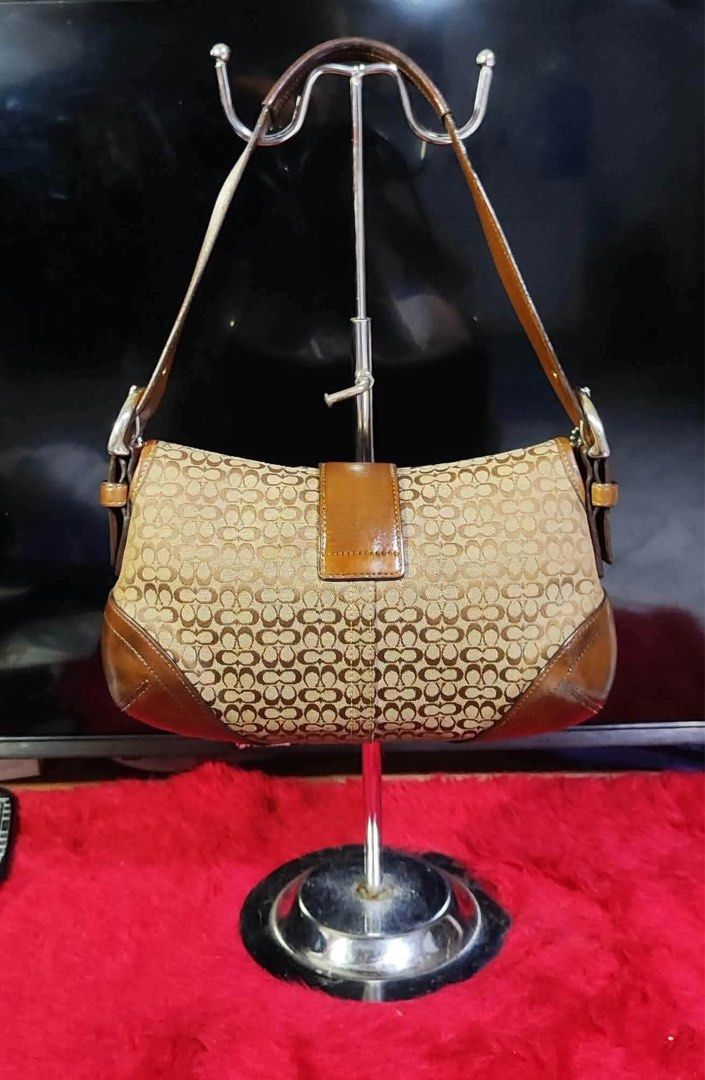 vintage coach soho mini (Category: Shoulder Bags) located in Cebu City. Submitted by gummybearsworld (Listing ID 1468664556, Image 2). Description: please see photos msg me for more details.