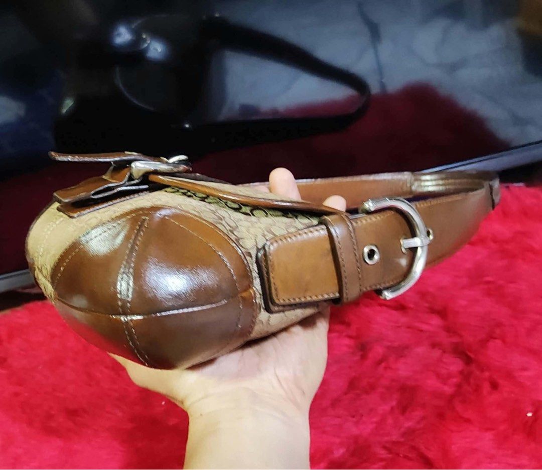 vintage coach soho mini (Category: Shoulder Bags) located in Cebu City. Submitted by gummybearsworld (Listing ID 1468664556, Image 3). Description: please see photos msg me for more details.