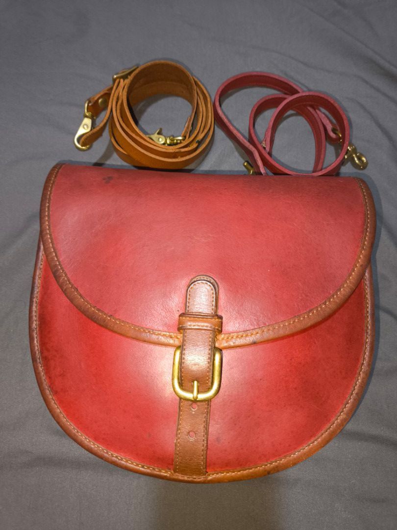VINTAGE COACH Spectator Riding Bag (Replaced Strap) (Category: Cross-body Bags) located in San Jose. Submitted by nnayramsfinds (Listing ID 1449005482, Image 2). Description: -no hang tags -no orig strap, replaced with leather shoulder(red) and crossbody (brown) straps -see photos for condition -Bag is pre 1994 - Free shipping.