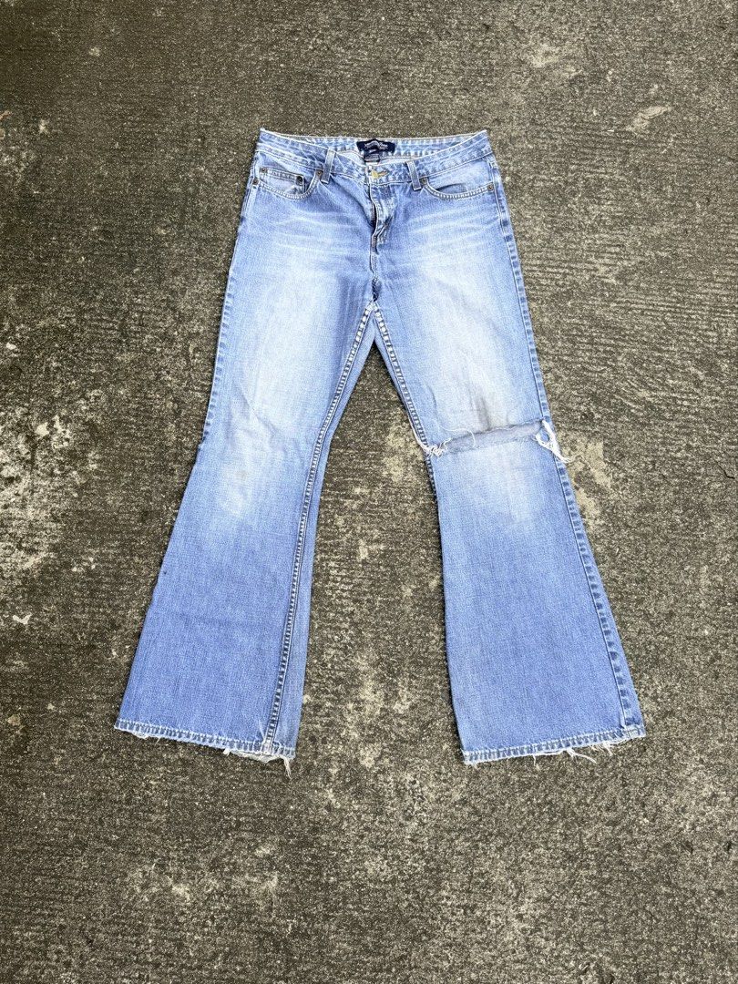 Vintage Distressed Wide Flared Jeans (Category: Jeans) located in Caloocan City. Submitted by __archived (Listing ID 1468504165, Image 1). Description: Waist: 32” Length: 40.5” Leg opening: 11” - huge leg op.