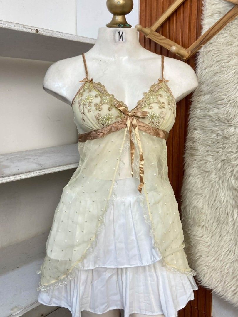 Vintage Eblin lingerie (Category: Sleeveless) located in Alburquerque. Submitted by dzm.ancn0 (Listing ID 1468507568, Image 1). Description: .