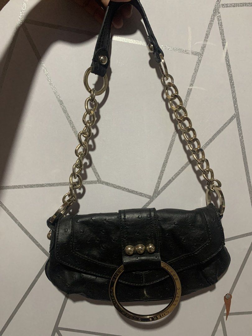 VINTAGE GUESS KILI (Category: Shoulder Bags) located in Cagayan de Oro. Submitted by akidomingo088 (Listing ID 1468583077, Image 1). Description: No hiden flaws What you see What you get.