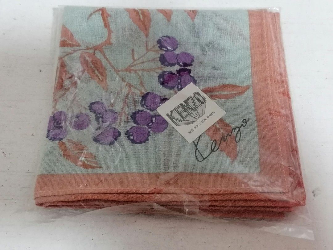 Vintage KENZO Botanical Design Hankerchief (Category: Other Accessories) located in San Mateo. Submitted by arrowscrap_delight (Listing ID 1468500253, Image 1). Description: Vintage Kenzo Botanical Design Hankerchief Brand New / With Sticker 100% Cotton Tokyo, Japan by Kawabe Co., Ltd. Dimensions : 41.5cm x 41.5cm ( 16" x 16") No Issues 275 + SF.