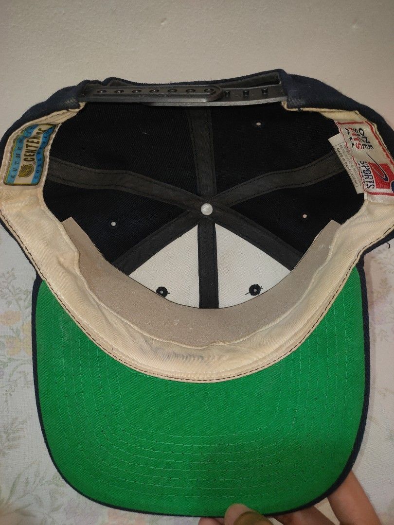 Vintage NHL Logo Snapback Dark Navy Blue (Category: Caps & Hats) located in Quezon City. Submitted by jjsthriftshop (Listing ID 1468653707, Image 2). Description: Used Item.
