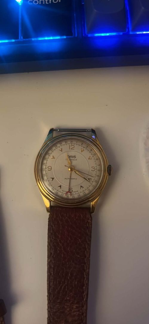 Vintage Oris Pointer Date Automatic (Cal. 574) - Project Watch / For Repair (Category: Luxury Watches) located in Manila. Submitted by cyanallons90421 (Listing ID 1468655189, Image 1). Description: Selling a classic 1990s vintage Oris Pointer Date Automatic watch. A great project piece for collectors or watch enthusiasts looking for a straightforward repair. Movement: Oris Caliber 574 Swiss automatic movement (17 jewels). The movement is running 
