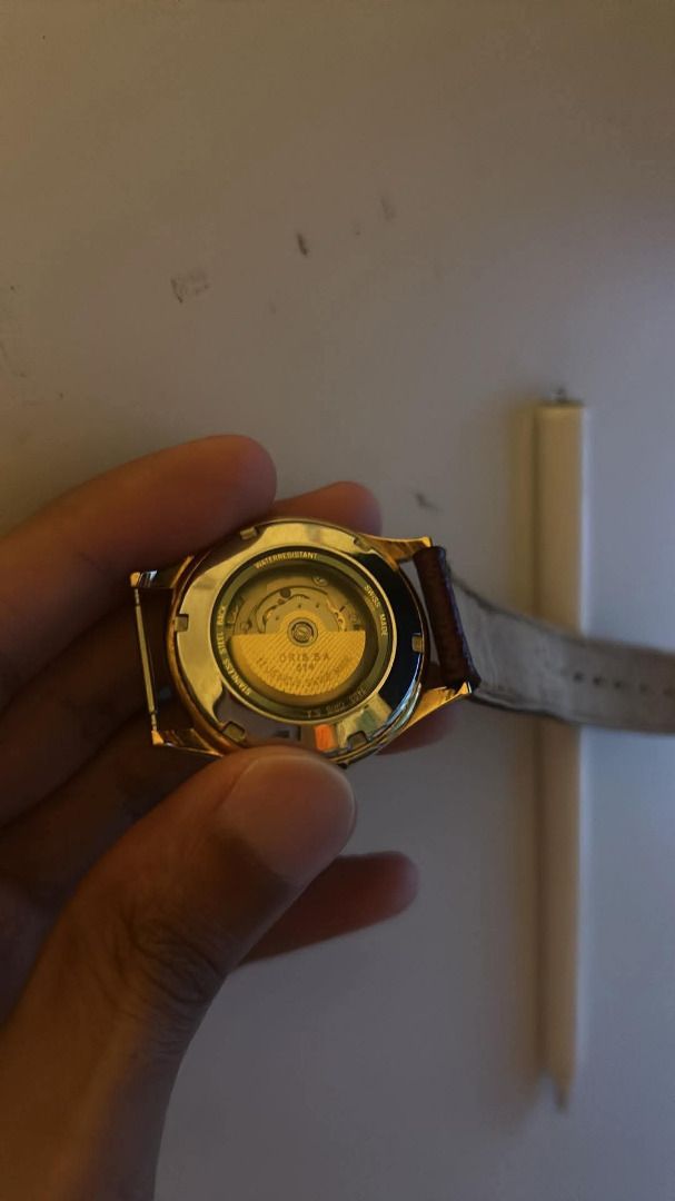 Vintage Oris Pointer Date Automatic (Cal. 574) - Project Watch / For Repair (Category: Luxury Watches) located in Manila. Submitted by cyanallons90421 (Listing ID 1468655189, Image 3). Description: Selling a classic 1990s vintage Oris Pointer Date Automatic watch. A great project piece for collectors or watch enthusiasts looking for a straightforward repair. Movement: Oris Caliber 574 Swiss automatic movement (17 jewels). The movement is running 