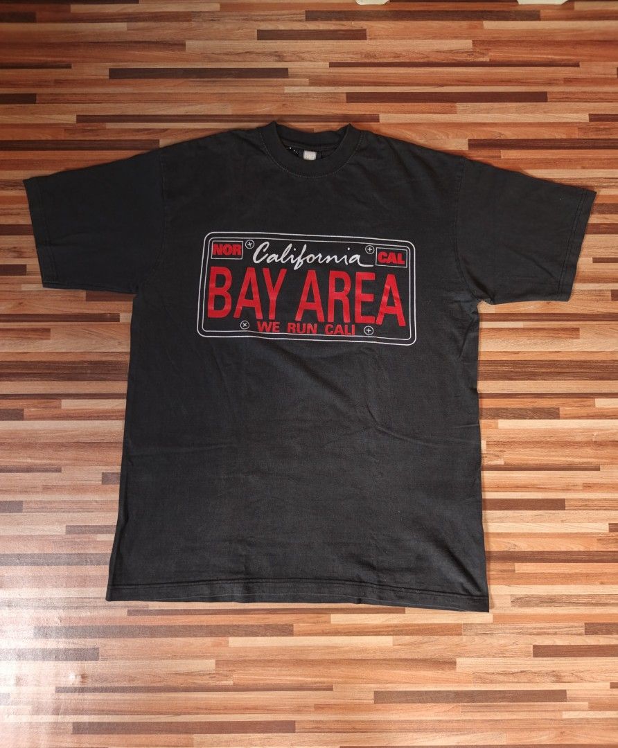 Vintage Pro USA (Category: Tshirts & Polo Shirts ) located in Pasay City. Submitted by menard_jacob (Listing ID 1468581557, Image 1). Description: Vintage Pro USA (Bay Area California) •Size xl tall on tag 23x32 •No issue •Mop: Gcash •Mod: Jnt ₱749 Shipped 📩📩📩.
